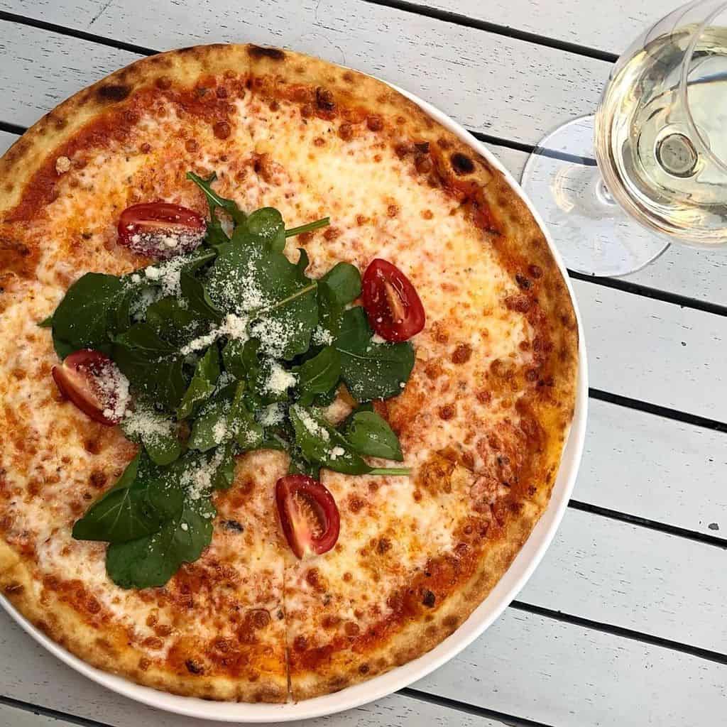 The Best Wine Pairings With Pizza Margherita