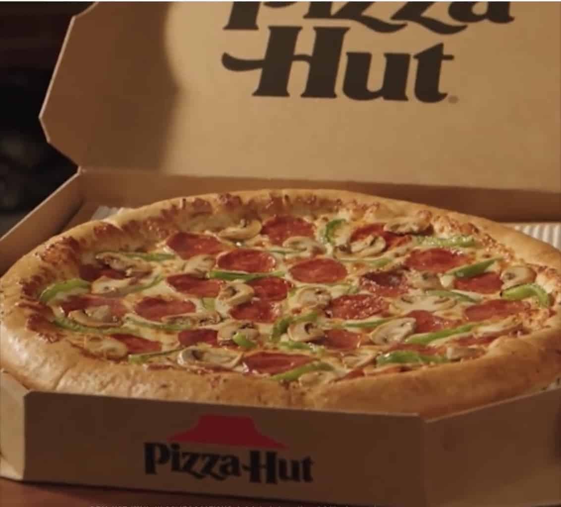 Pizza Pizza Vs Pizza Hut ALL PIZZAHOLIC