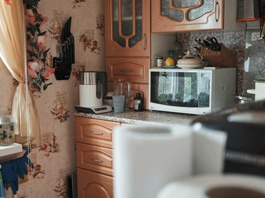 A microwave in the kitchen