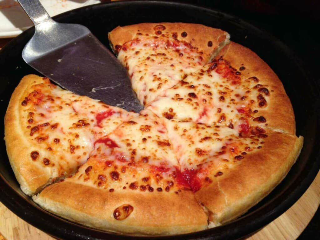 Cheese pizza on a plate